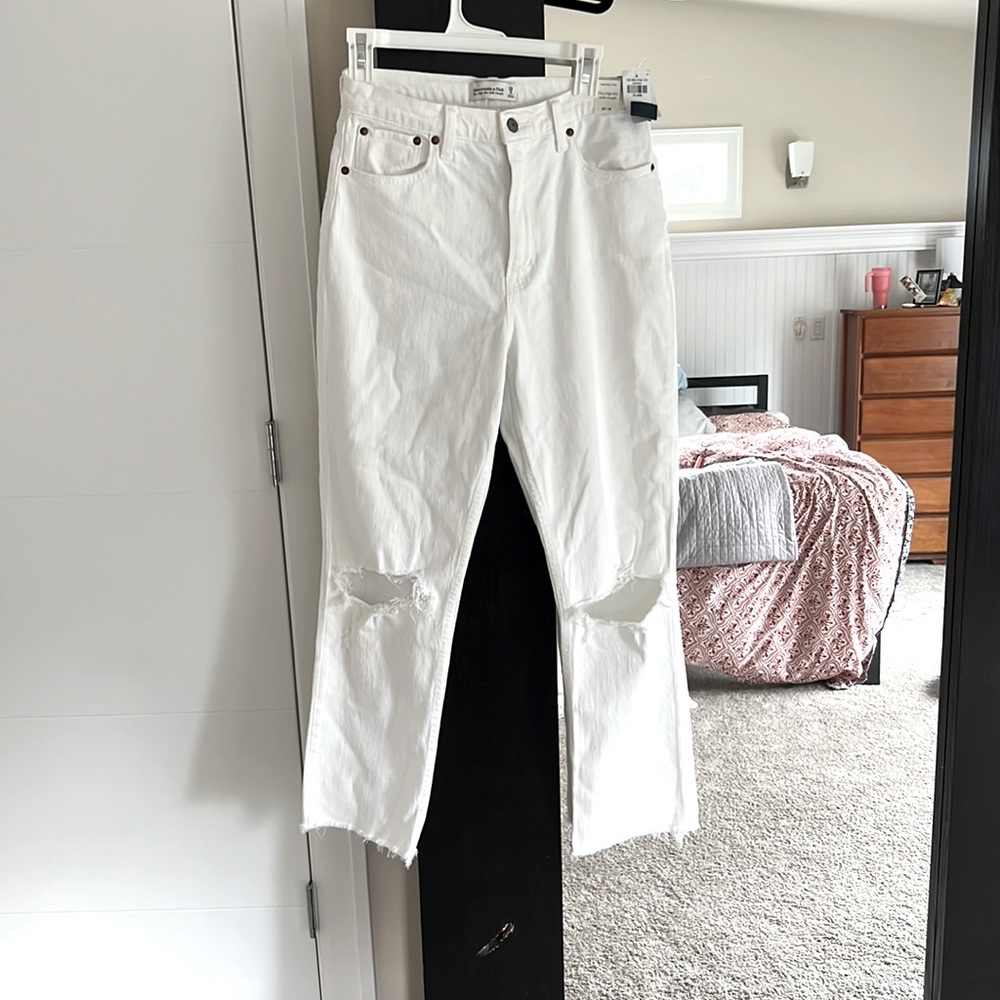 Abercrombie ultra high rise ankle straight jeans never worn